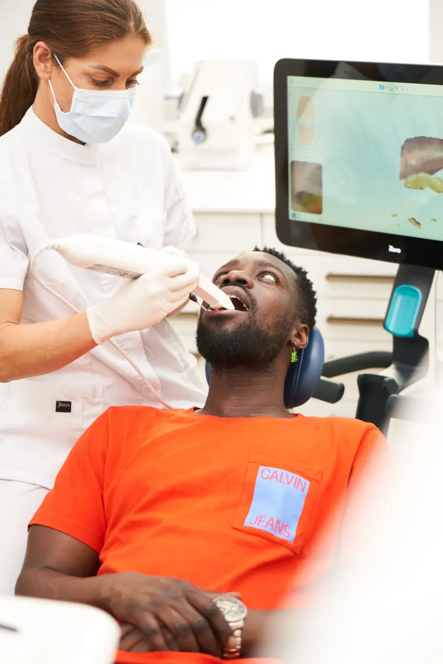 Digitaler Abdruck des Kiefers für die Invisalign Schiene