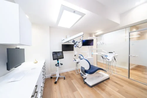 Modernes Behandlungszimmer